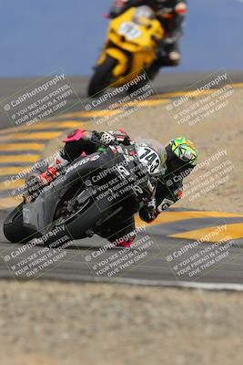 media/Jan-14-2023-SoCal Trackdays (Sat) [[497694156f]]/Turn 12 (120pm)/